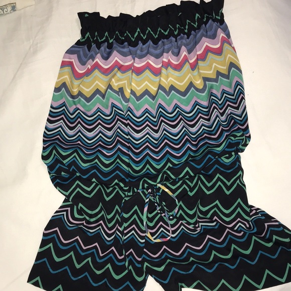 Olive Olivia Other - Chevron print romper